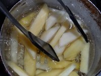 Картофель Фри без фритюрницы - В мою кастрюльку помещается сразу много картошки